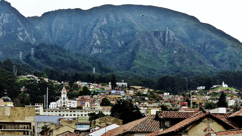 Bogotá: A Bit Of Bogota S Downtown (155925577) 500px provided description: Un pedacito del centro de Bogot? [#city ,#mountains ,#street ,#church ,#urban ,#architecture 