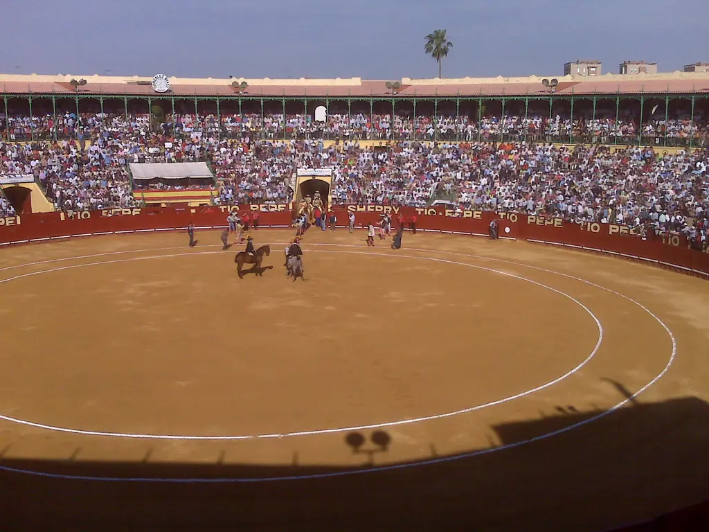 Jerez: PlazaFeria2009 Jerez de la Frontera Bullring (Andalusia, Spain) Plaza de toros de Jerez de la Frontera|GFDL|Taken with BlackBerry Curve 8320|May 2009|License mi