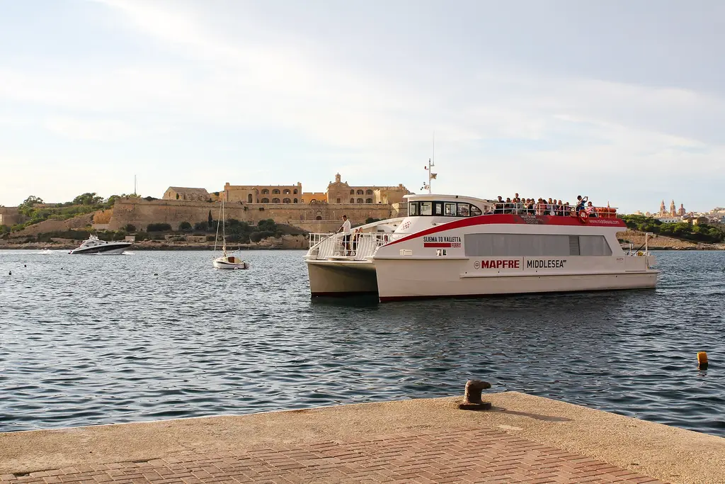 Malta: Malta 250915 Valletta ferry 01 About to board the ferry from Valletta to Sliema, Malta Fort Manoel|Self-published work|2015 in Valletta|Files with coordinates m