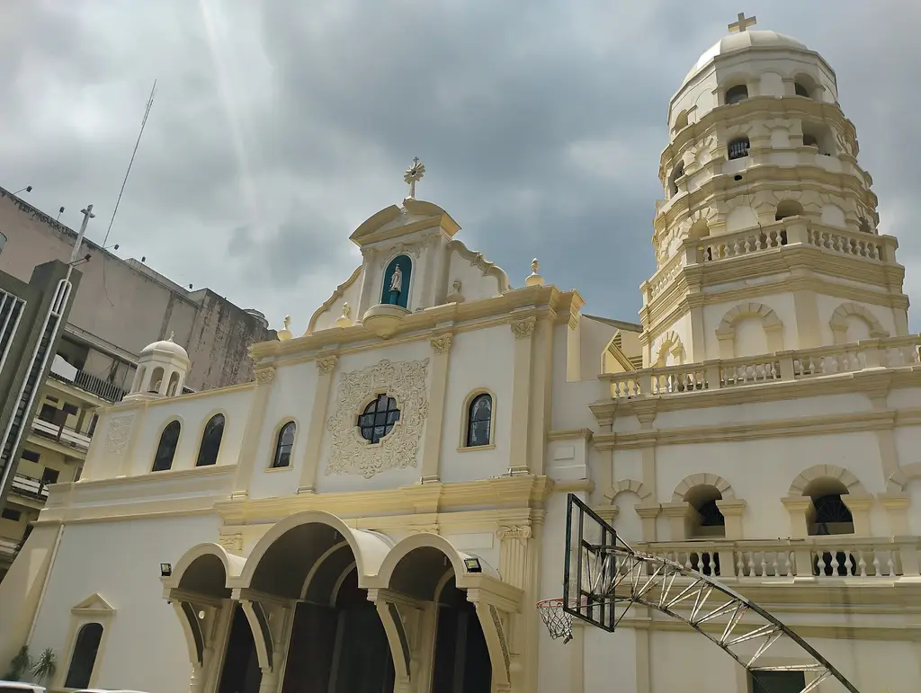 Philippines: Santa Cruz Church, Manila, May 2025 Santa Cruz Church, Manila, May 2025 Exterior of Santa Cruz Church (Manila)|Self-published work|Files with coordinates missin