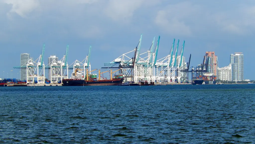Miami: Miami Container Terminal - panoramio Miami Container Terminal Port cranes|Panoramio files uploaded by Panoramio upload bot|Panoramio images reviewed by trusted 