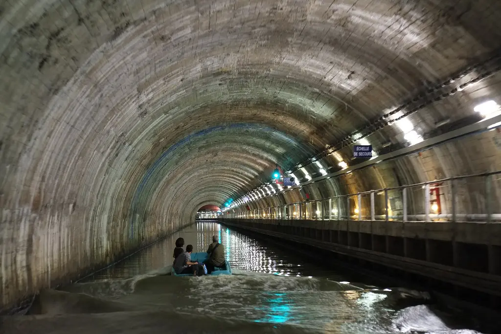 Nantes: 957 - Canal Saint-Félix RdV de l'Erdre - Nantes Tunnel du canal Saint-Félix Nantes Loire-Atlantique France Taken with Fujifilm X-E1|Tunnel Saint-Félix|Self-publ
