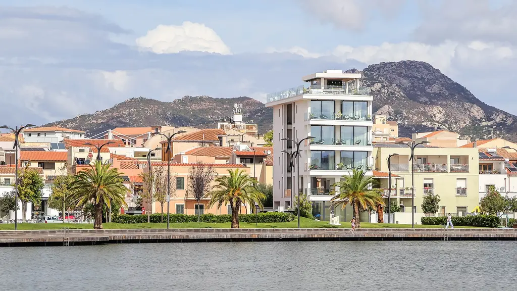 Olbia: Sardinia, Olbia, Lungomare di Olbia (waterfront) de:Olbia (Sardinien) : Lungomare di Olbia () Self-published work|Waterfronts in Italy|Files with coordinates mi