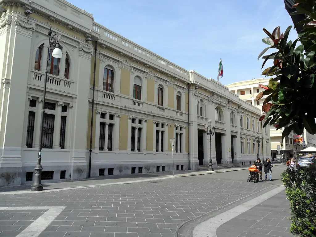 Reggio Calabria: Reggio Calabria-Banca d'Italia Bank of Italy GFDL|Taken with Samsung ES70|License migration redundant|Palazzo della Banca d'Italia (Reggio Calabria)|Self-publis